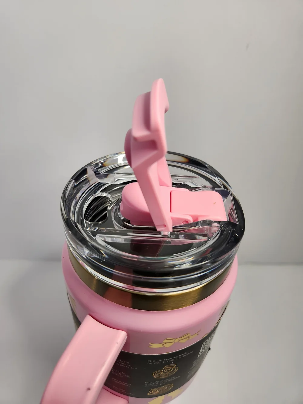 Thyme & Table Luna Tumbler 32 oz. With Handle, 2-in-1 Lid - Pink With Gold Bows